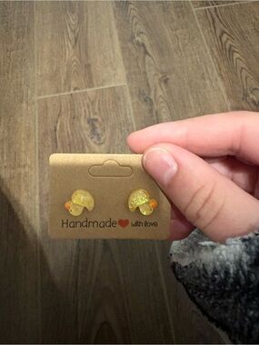 Yellow duck earrings og price unknown not handmade